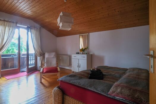 Schlafzimmer 1 mit Gästebett 200*200