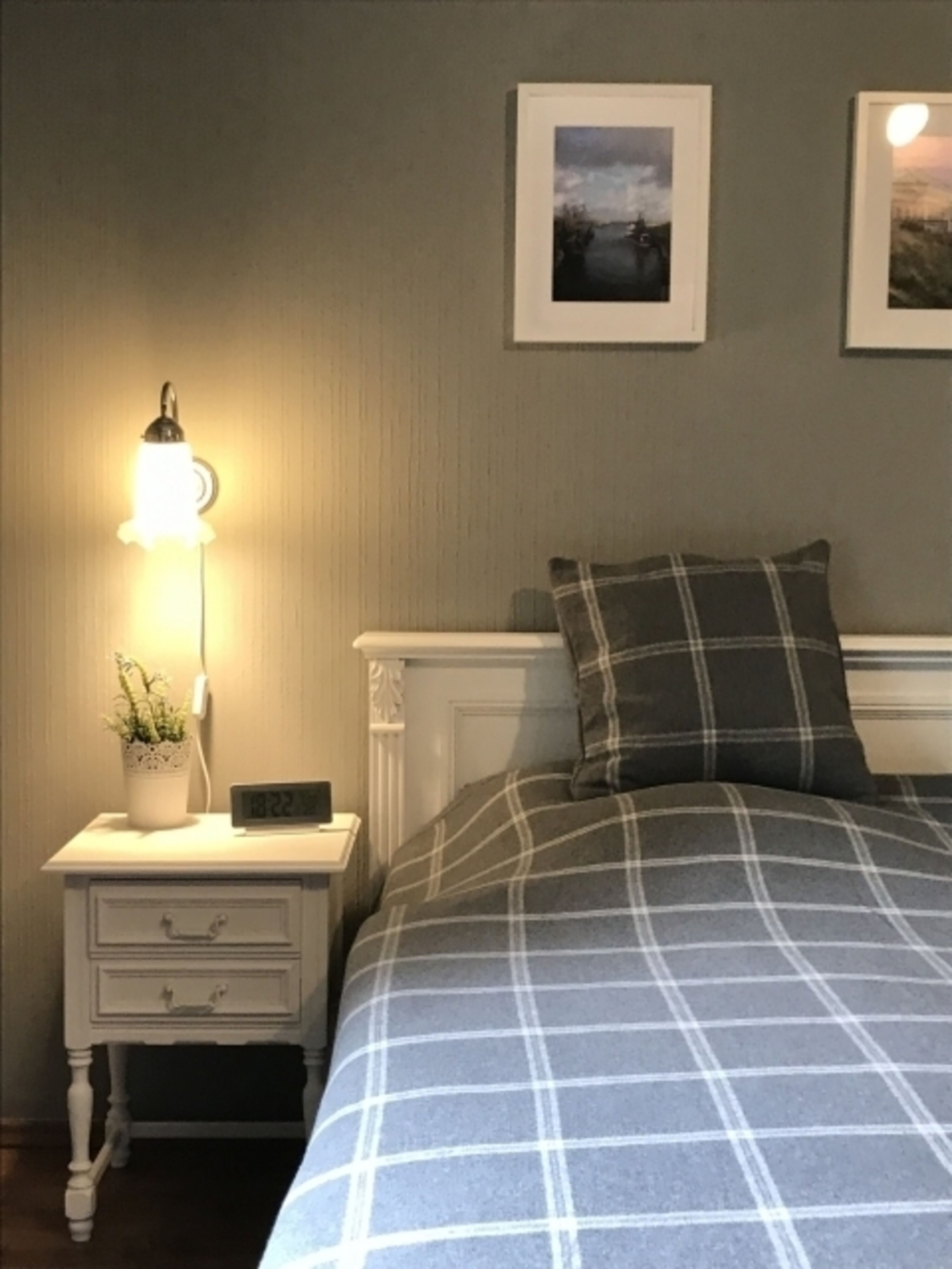 Schlafzimmer 1