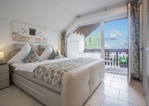Schlafzimmer 1 mit Balkonzugang