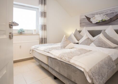 Schlafzimmer 2 mit Fenster