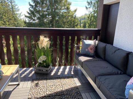 Balkon 1 mit Loungemöbel