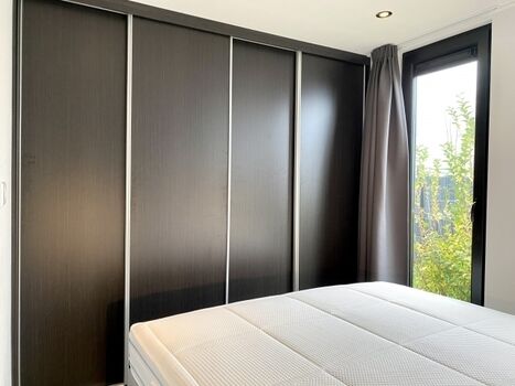 Großer Kleiderschrank im Master-Bedroom