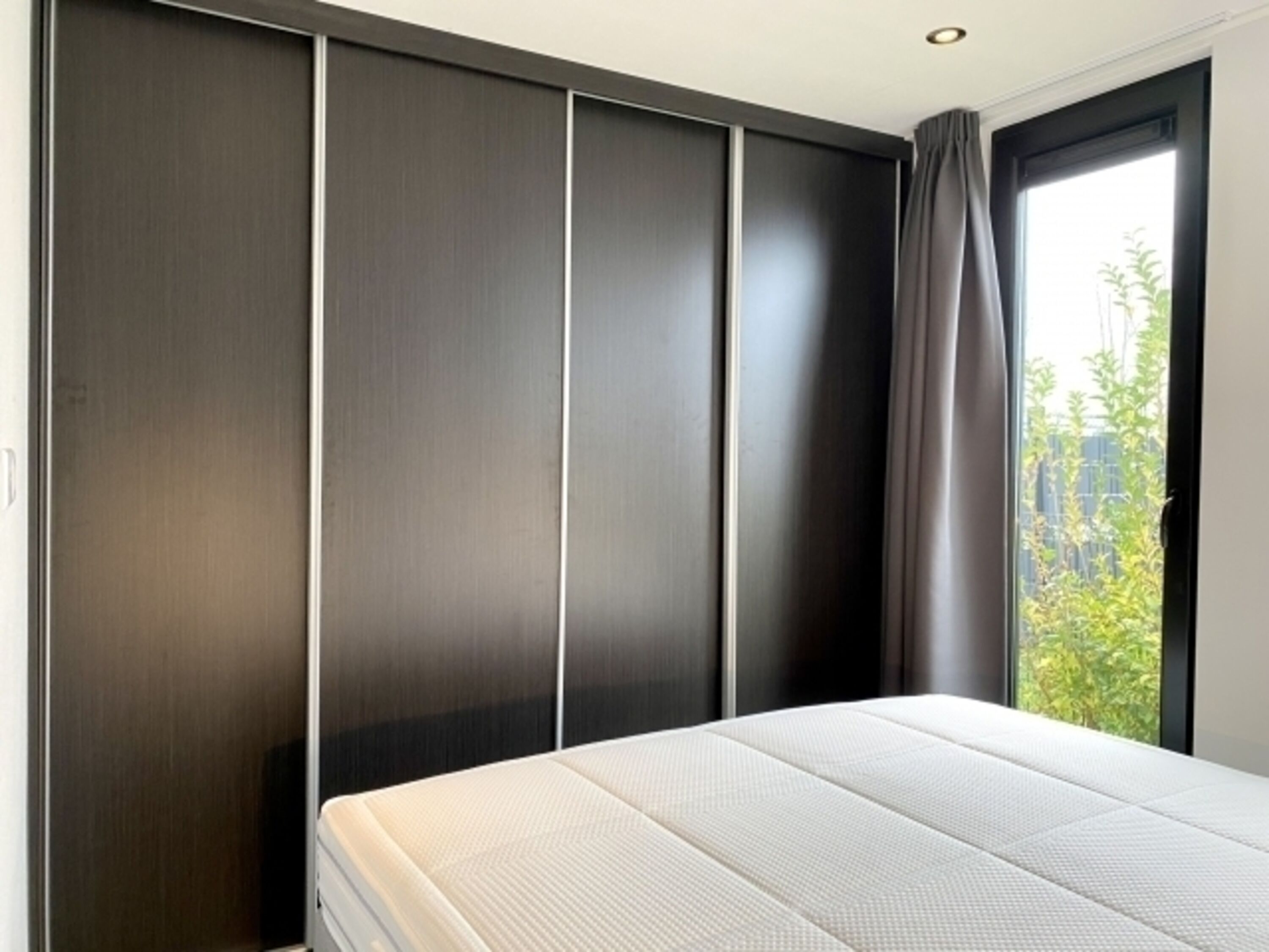 Großer Kleiderschrank im Master-Bedroom