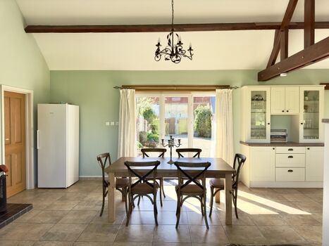 Essbereich angrenzend zur Küche