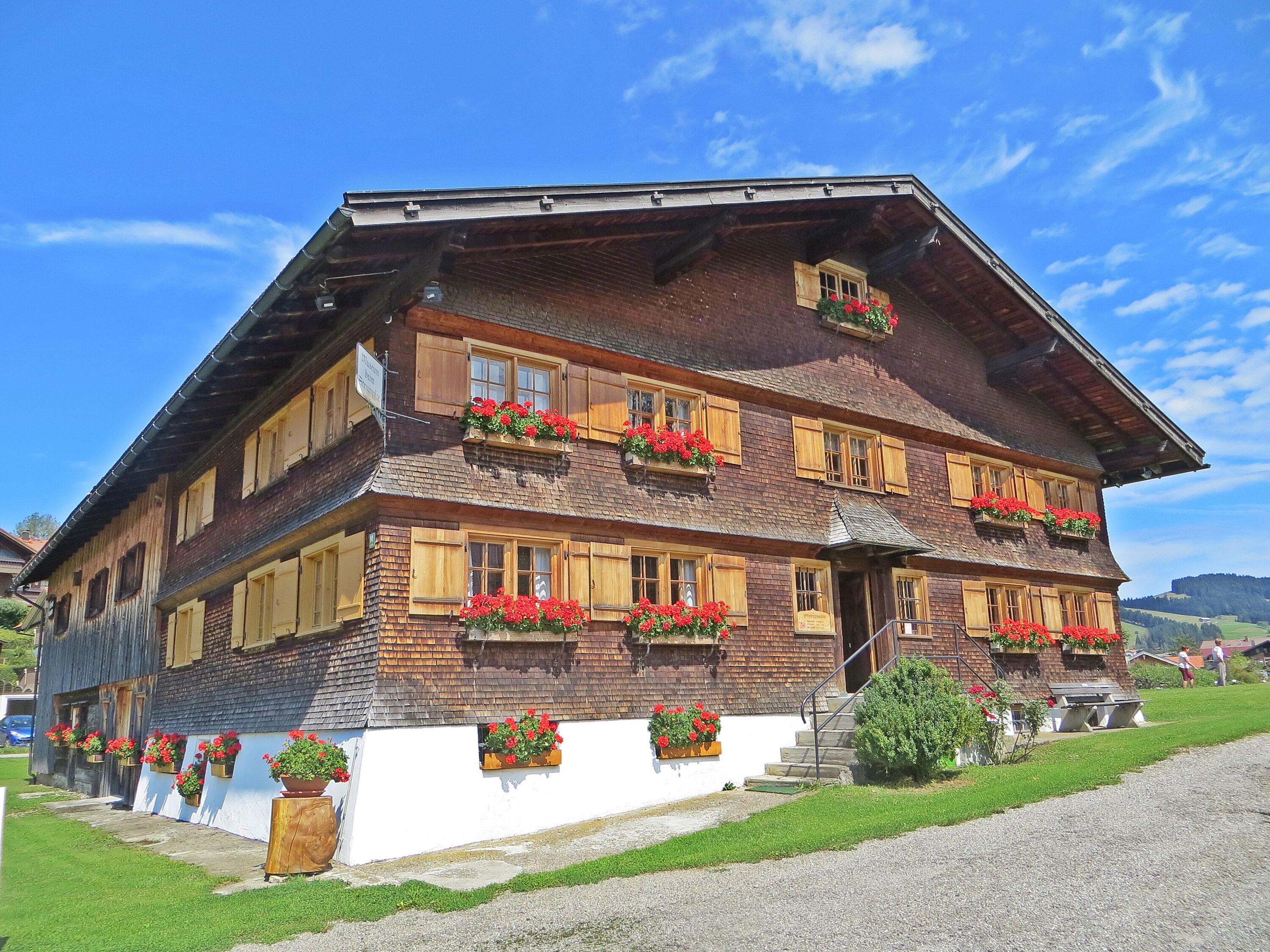 Allgäu-Flair mit typischen Häusern wie dem Oberstaufener Heimatmuseum (Eintritt gratis für unsere Gäste)