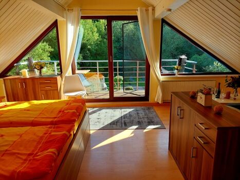 Zimmer zur Werra (links Doppelbett)