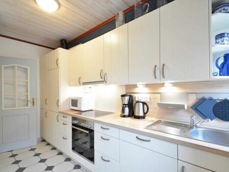 Die Küche wurde im Dezember 2015-komplett erneuert es wird sicherlich an nichts fehlen.