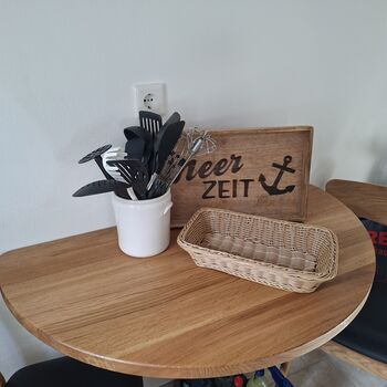 Kleiner Tisch in der Küche