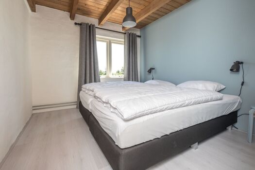 Schlafzimmer 1 mit 2 Einzel Boxspringbetten