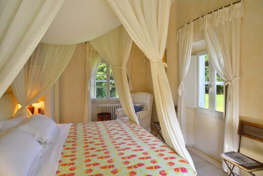 Schlafzimmer zum Garten