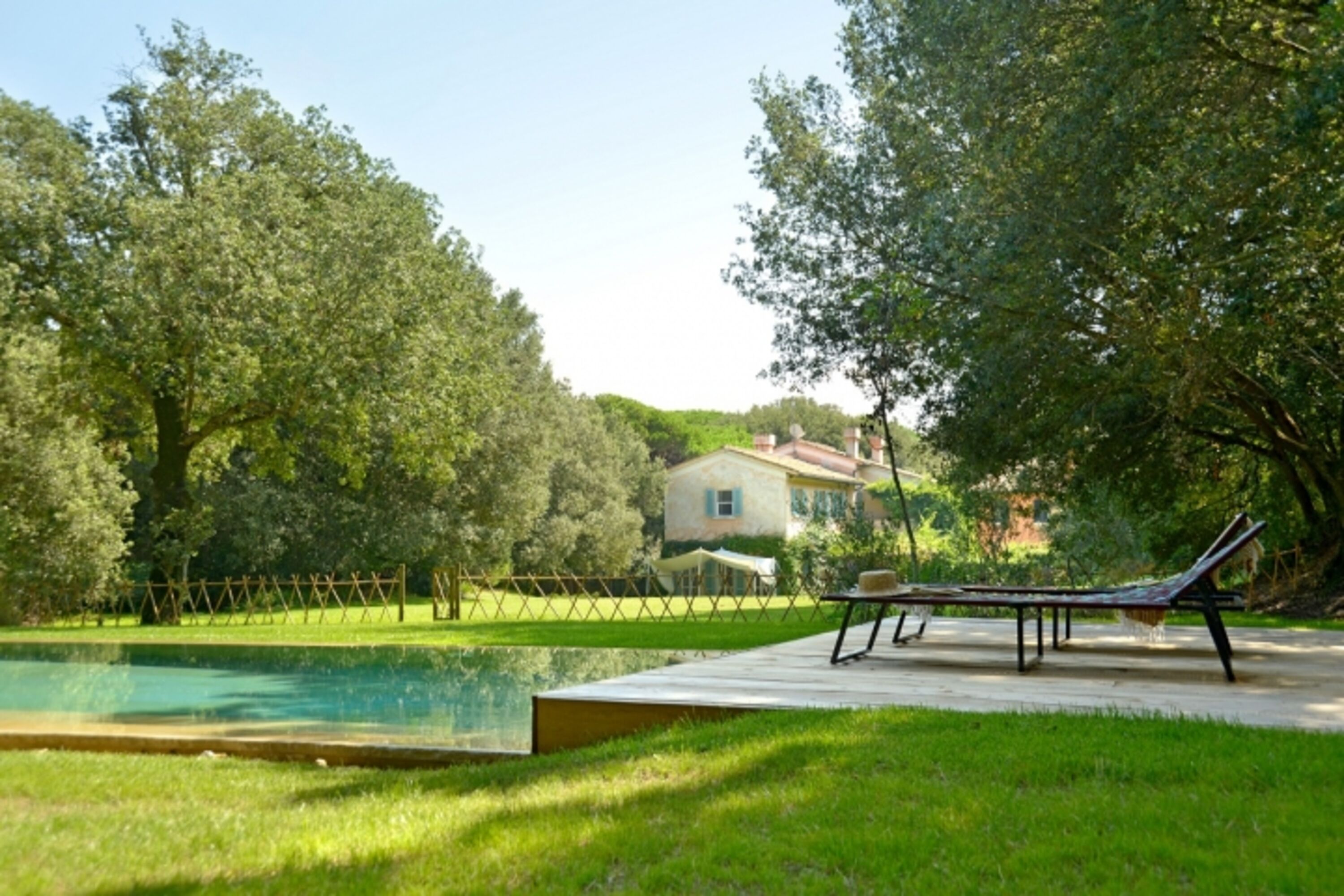 Haus mit Pool und Garten