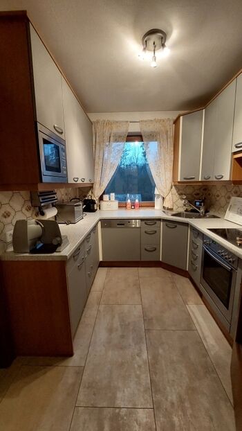 Neue Küche mit umfangreicher Ausstattung