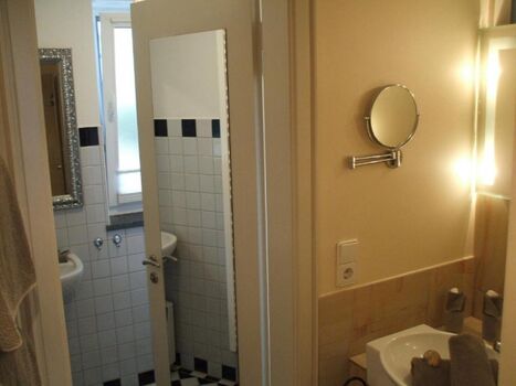 Allgäuvilla / Toscana / Durchgang zum WC