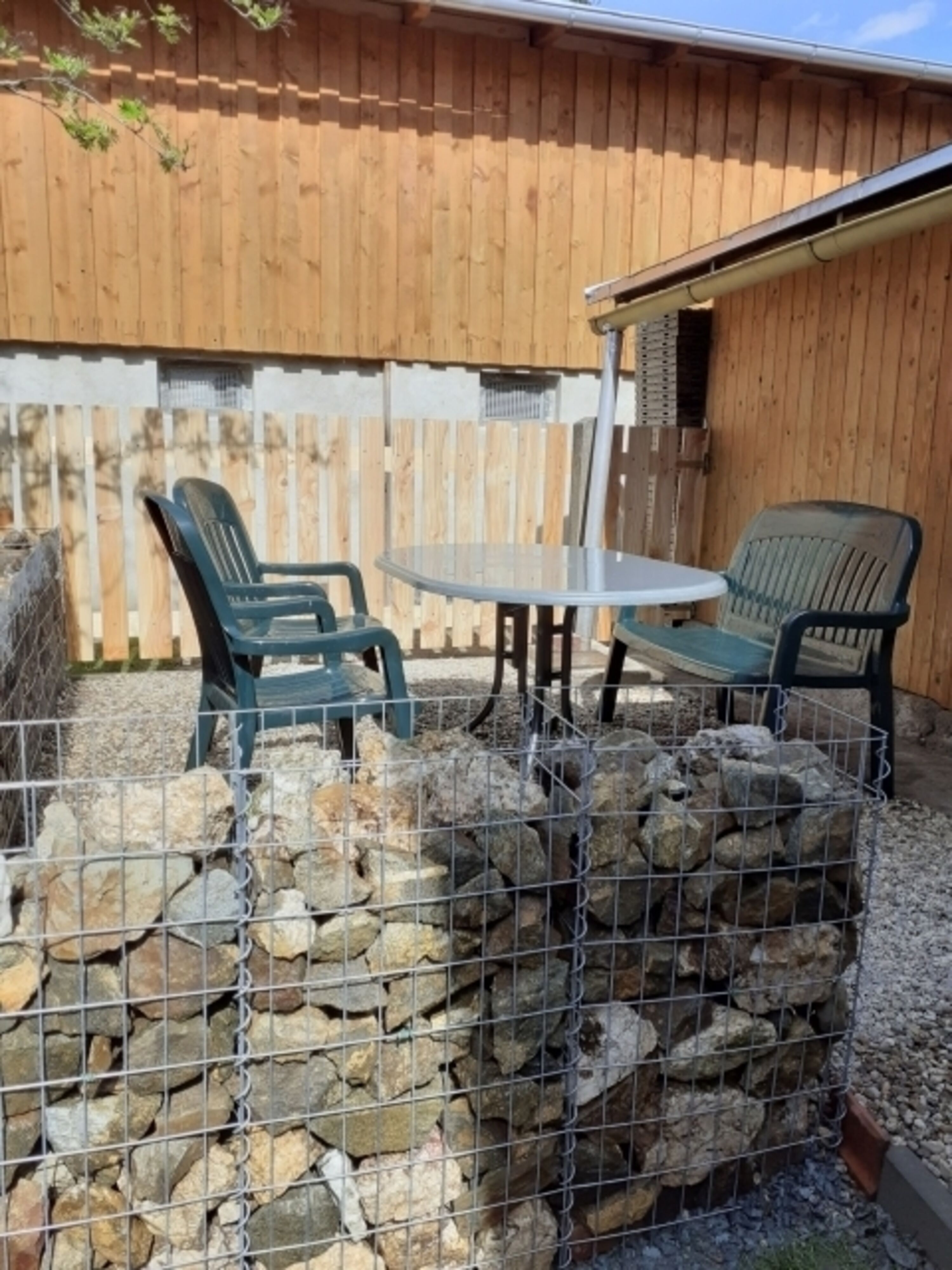 Auch hier draußen sitzen...