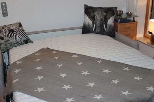 Schlafcouch ausgezogen 160x200