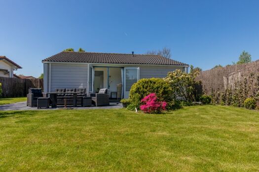 Der neu angelegte, eingezäunte Garten