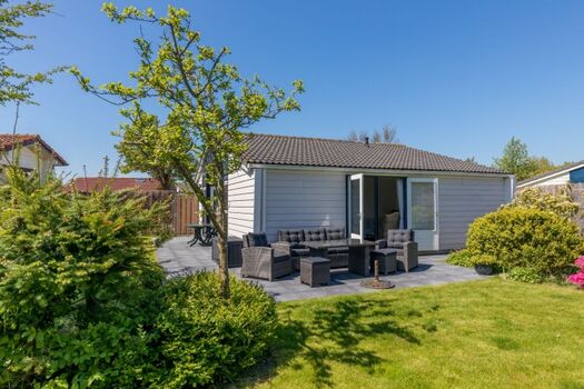 Der neu angelegte, eingezäunte Garten