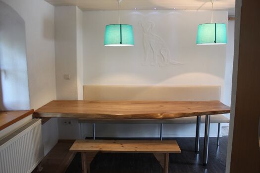 das große Esszimmer lädt zum Verweilen ein