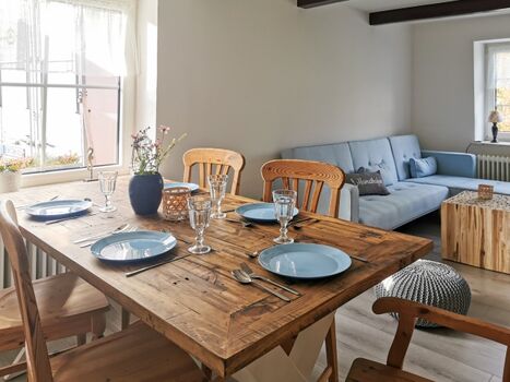 Esstisch im Wohnzimmer