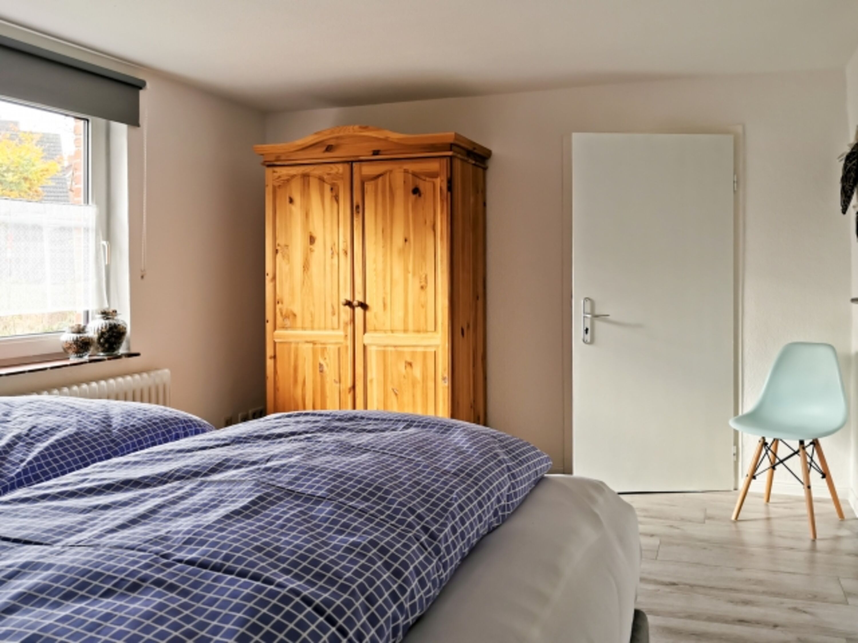 Schlafzimmer 1