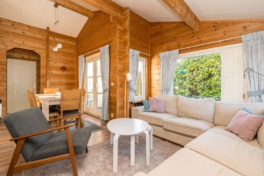 Das gemütliche eingerichtete Wohnzimmer