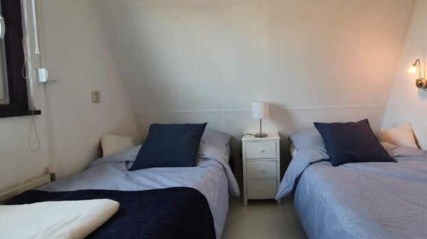 Schlafzimmer mit 2 Einzelbetten