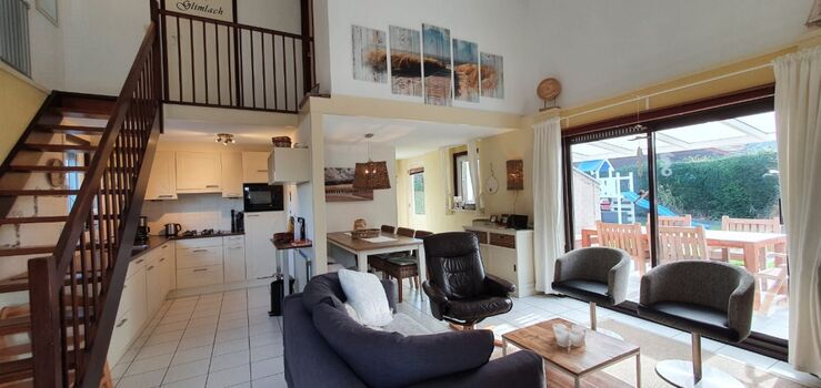 Sonniger Wohn- Essbereich