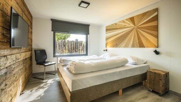 Schlafzimmer mit Doppelbett