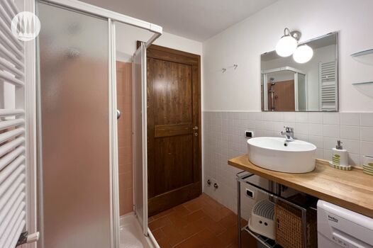 Badezimmer mit Dusche