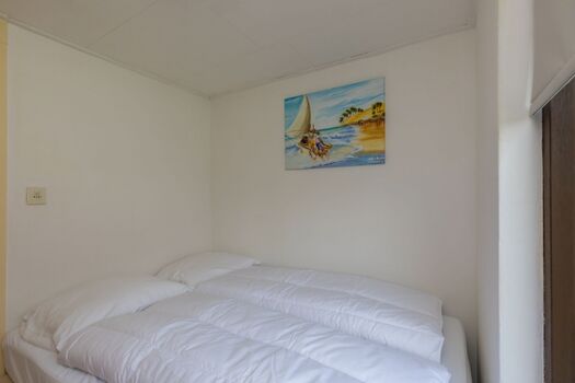 Schlafzimmer 1 mit neuem Doppel-Boxspringbett