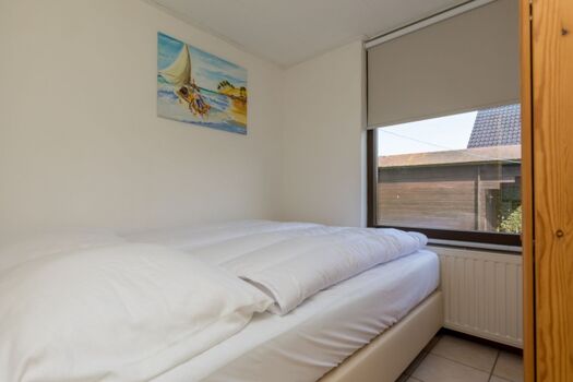 Schlafzimmer 1 mit neuem Doppel-Boxspringbett