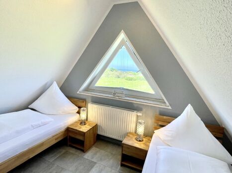 3. Schlafzimmer im DG mit zwei Einzelbetten