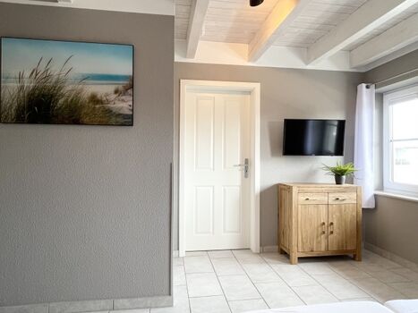 Schlafzimmer 1 mit großem Badezimmer