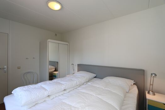 Schlafzimmer mit Doppelbett
