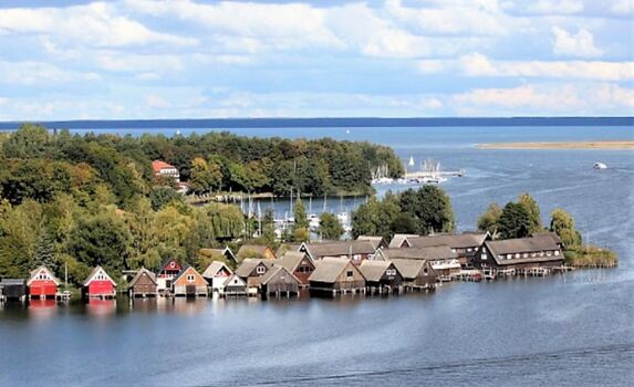 Historische Bootshäuser in Röbel