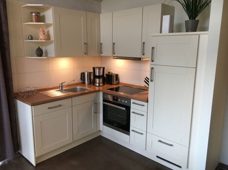 Moderne Küche mit Vollausstattung