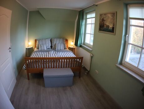 1.OG: SZ mit Doppelbett