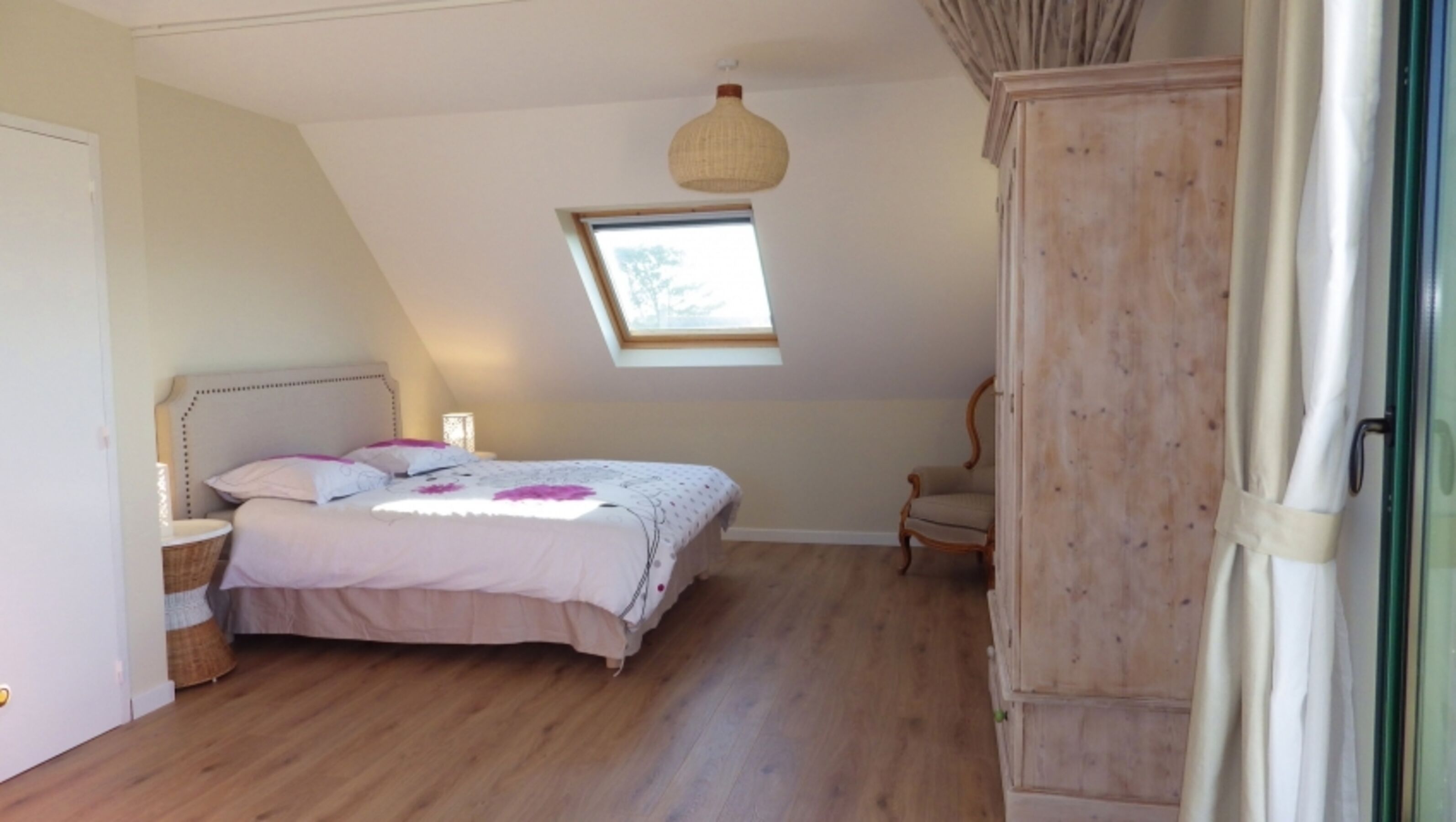 Schlafzimmer 1