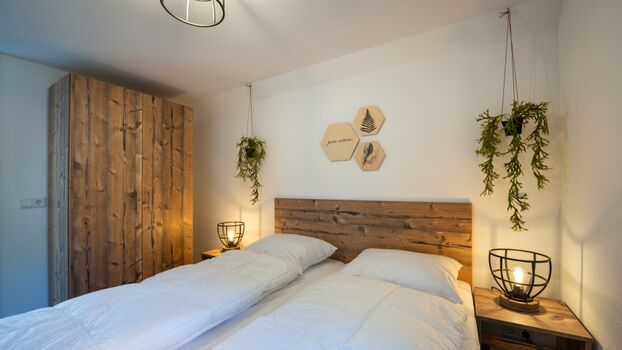 Schlafzimmer mit Doppelbett