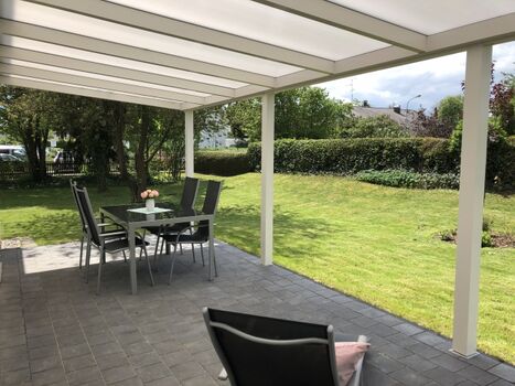 überdachte Terrasse