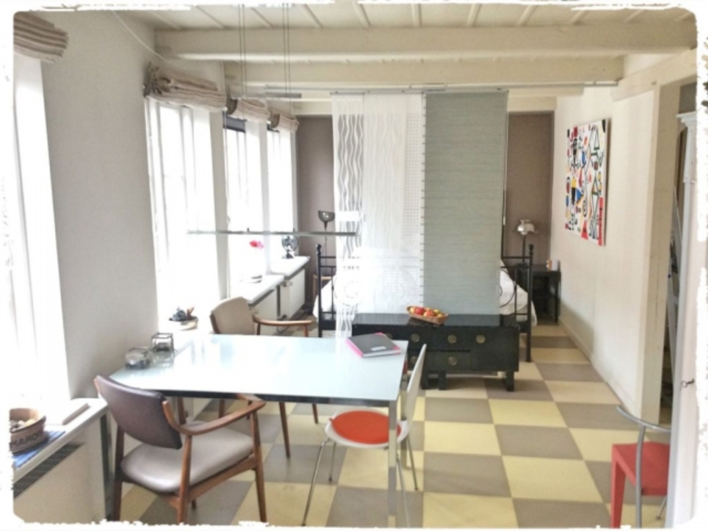 Der große, loftartige Living-Room, mit 6 Fenstern, hell und sonnig 