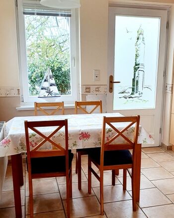 Küche mit Eßbereich