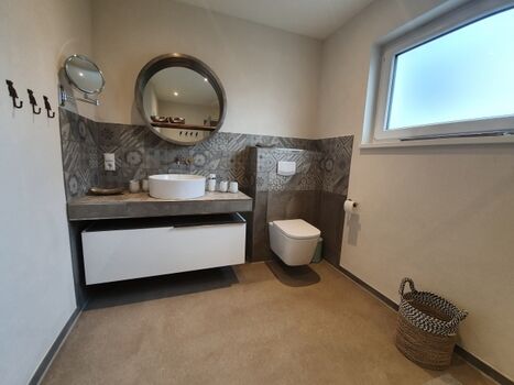 Das großzügige Bad