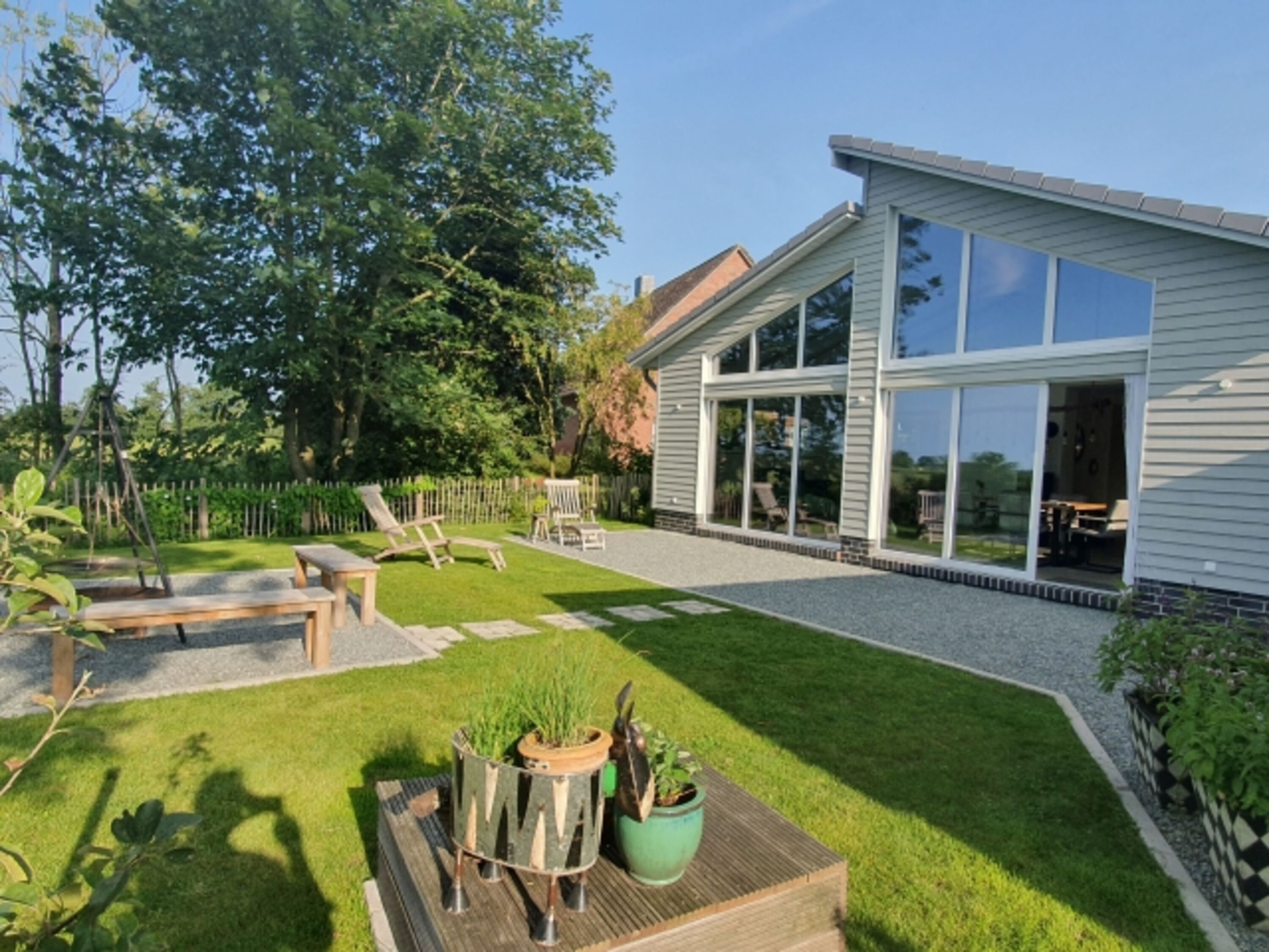 Garten mit Grillplatz