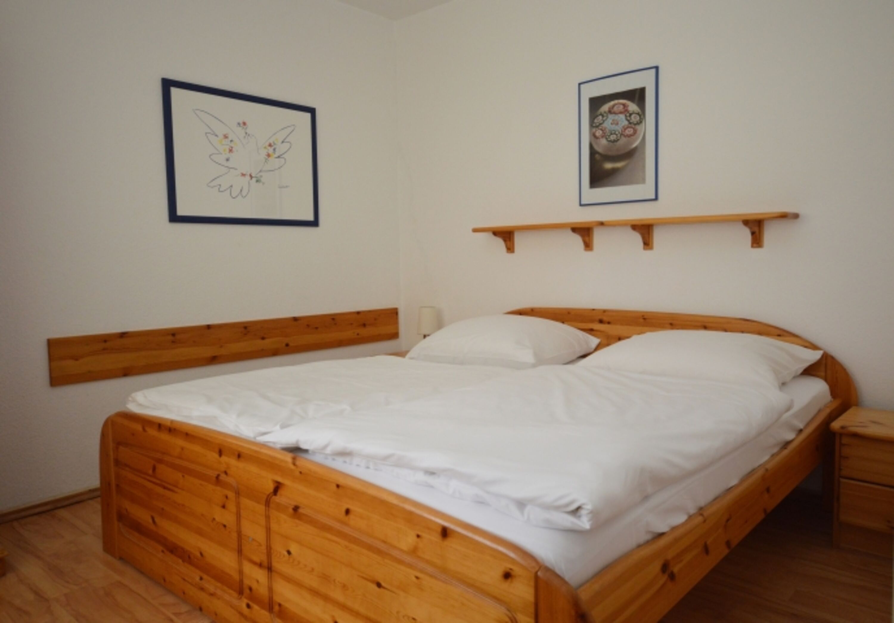 Schlafzimmer mit Doppelbett