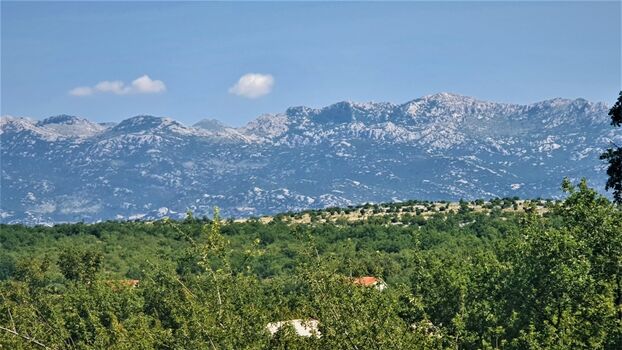 Blick auf das Velebit-Gebirge von unserer Terrasse 