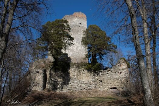 Geschichte am See- erkunden sie die umliegenden Ruinen mit den Fellnasen
