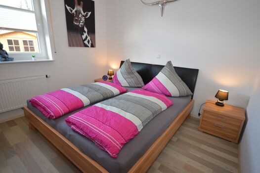 Schlafzimmer mit Doppelbett