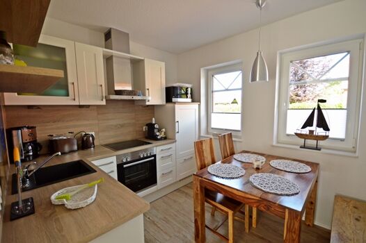 Küche mit Essbereich