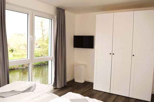 Schrank Schlafzimmer 1 OG